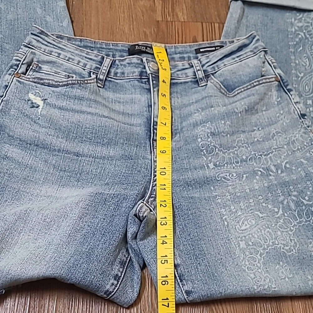Judy‎ Blue Light Blue Paisley Boyfriend Jeans